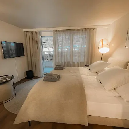 Jami Apartman *